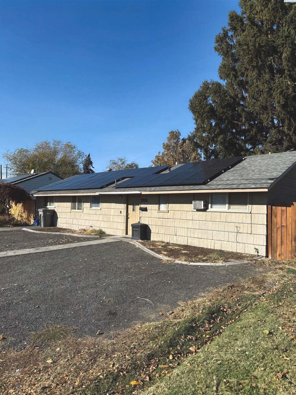 Photo of 1326 W 4th Ave, Kennewick, WA 99336 (MLS # 288601)