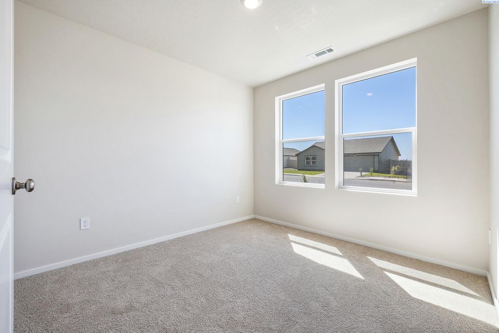 Photo of 6021 Road 115, Pasco, WA 99301 (MLS # 289461)