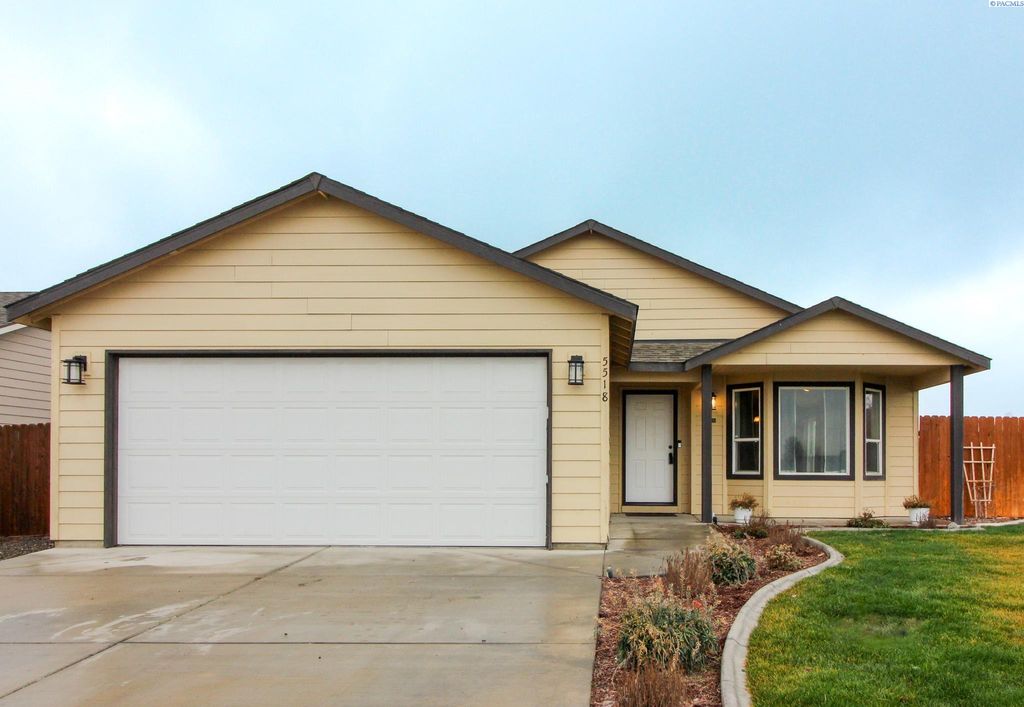 Photo of 5518 Hayes Lane, Pasco, WA 99301 (MLS # 290399)