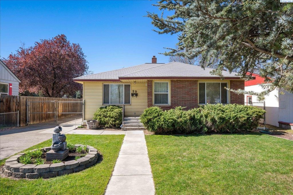 Photo of 29 N Jean St, Kennewick, WA 99336 (MLS # 291614)