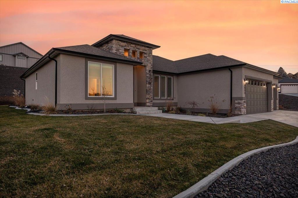 Photo of 4511 Laurel Ct, West Richland, WA 99353 (MLS # 288751)