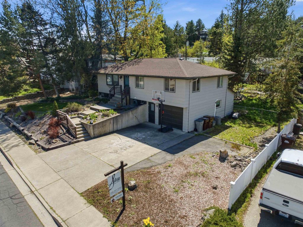 Photo of 1835 NW Turner Dr, Pullman, WA 99163 (MLS # 289343)
