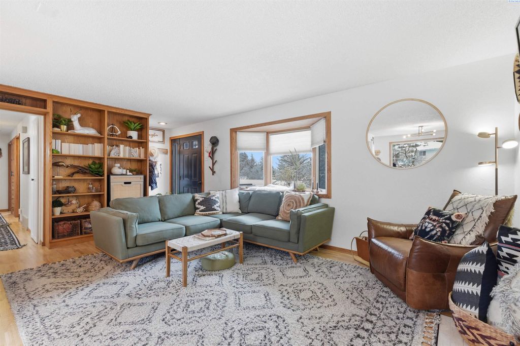 Photo of 1835 NW Turner Dr, Pullman, WA 99163 (MLS # 289343)