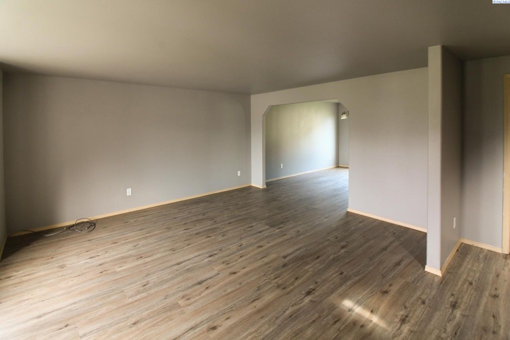 Photo of 4515 Campolina Lane, Pasco, WA 99301 (MLS # 287546)