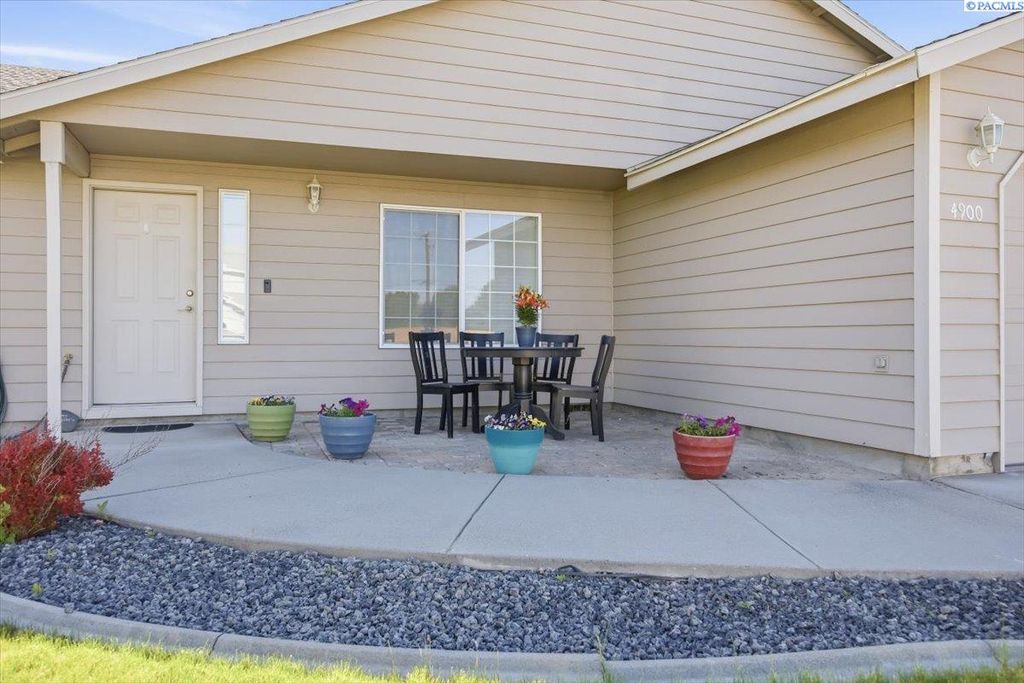 Photo of 4900 S Washington Pl, Kennewick, WA 99337 (MLS # 292600)