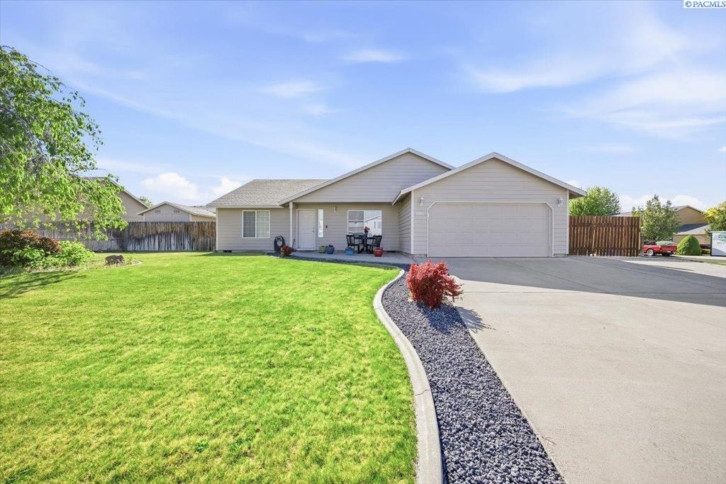 Photo of 4900 S Washington Pl, Kennewick, WA 99337 (MLS # 292600)
