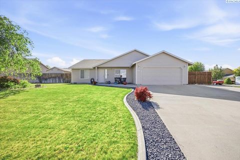 Photo of 4900 S Washington Pl, Kennewick, WA 99337 (MLS # 292600)