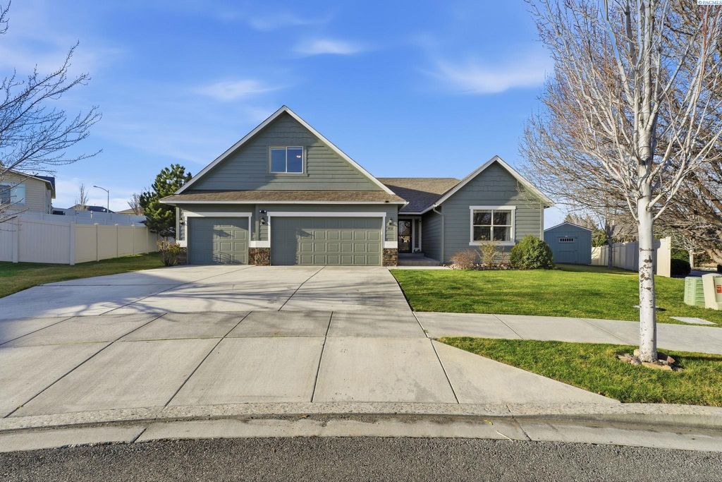 Photo of 3032 S Edison Ct, Kennewick, WA 99338 (MLS # 290467)