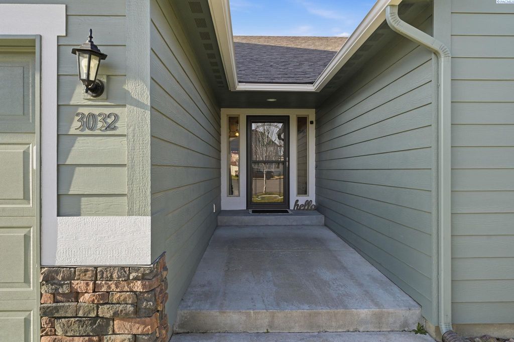 Photo of 3032 S Edison Ct, Kennewick, WA 99338 (MLS # 290467)
