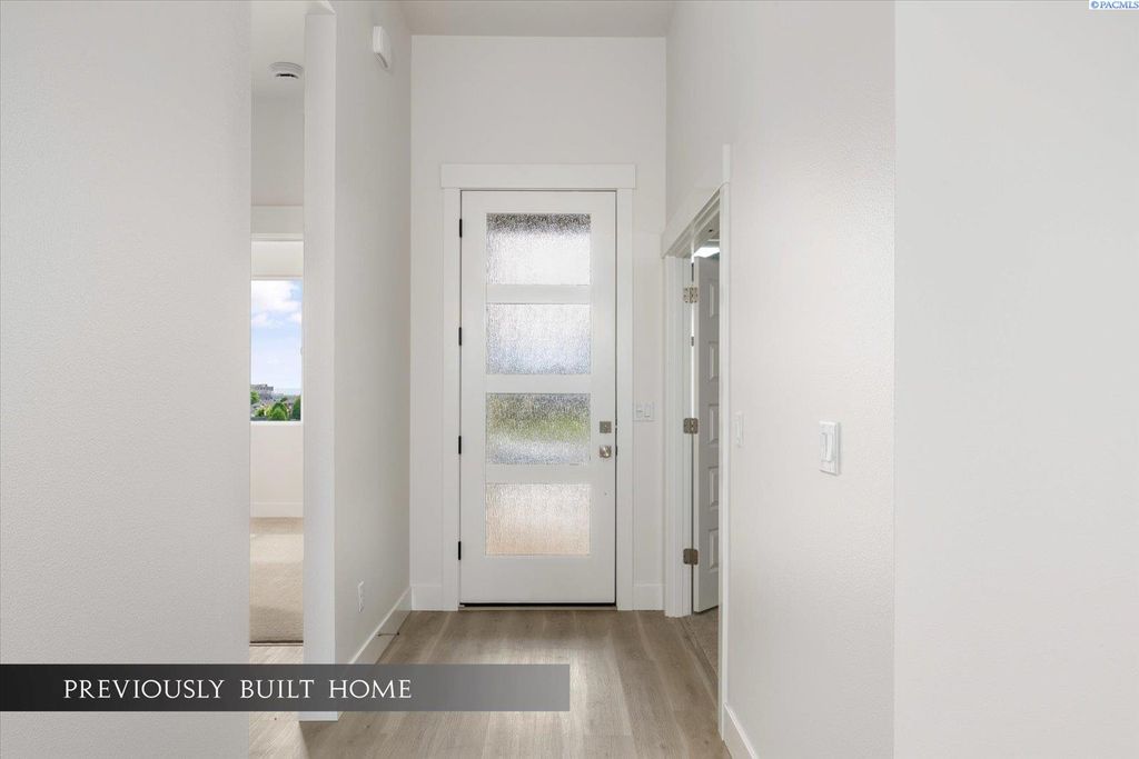 Photo of 10159 W 16th Place, Kennewick, WA 99338 (MLS # 292484)