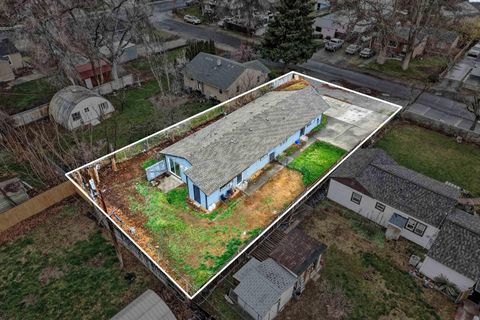 Photo of 1707 W 2nd Ave, Kennewick, WA 99336 (MLS # 291212)