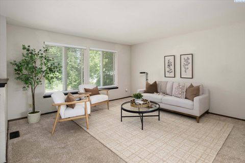 Photo of 8309 W Deschutes Ave, Kennewick, WA 99336 (MLS # 292730)