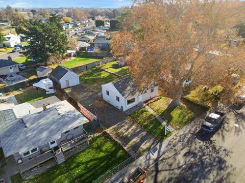 Photo of 1613 S Fruitland, Kennewick, WA 99337 (MLS # 289051)