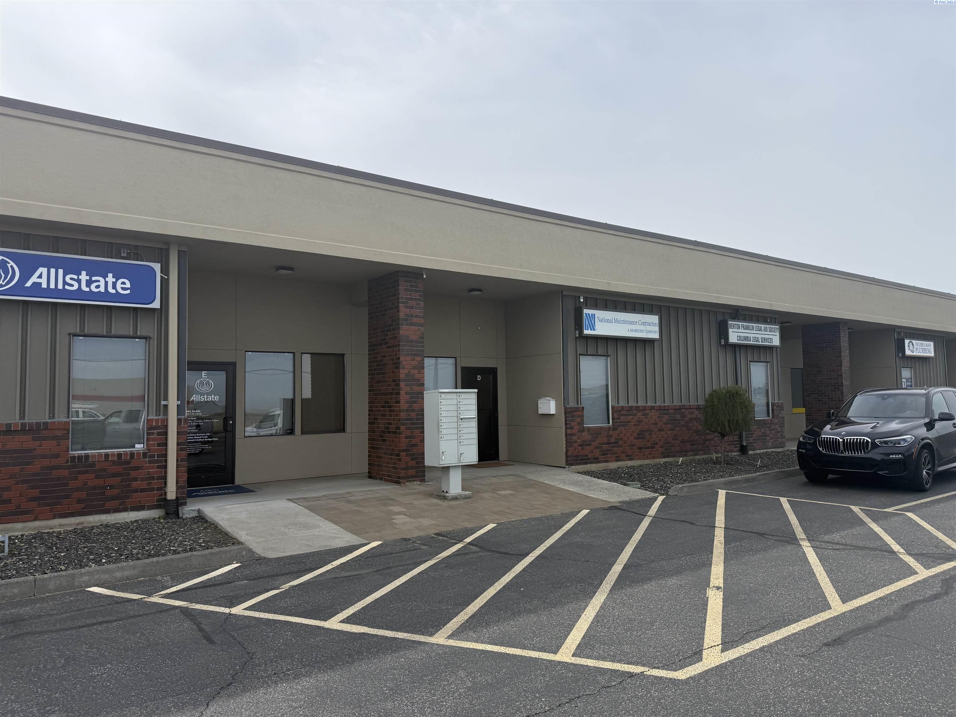 Photo 1 of 8 — 7103 W Clearwater Ave Unit D, Kennewick, WA 99336