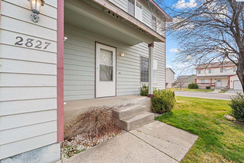 Photo of 2827 S Underwood St, Kennewick, WA 99338 (MLS # 290833)
