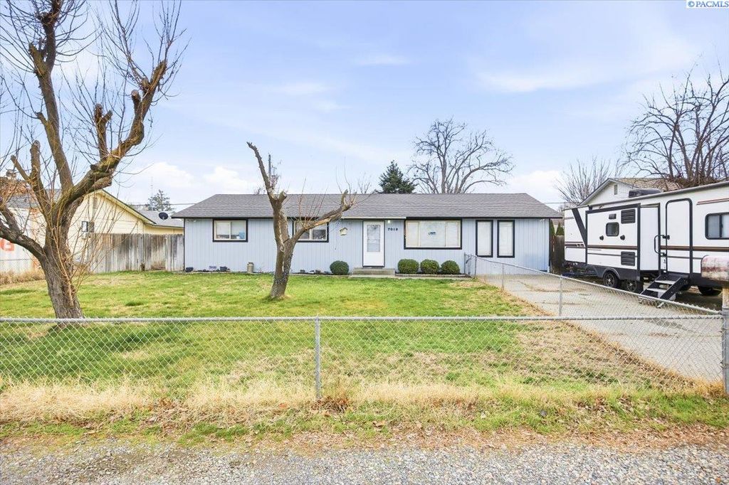 Photo of 7019 W Bonnie Ave, Kennewick, WA 99336 (MLS # 290525)
