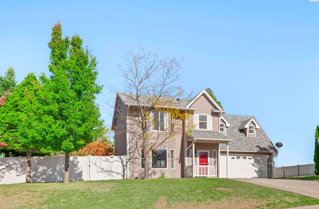 Photo of 1020 NW El Dorado Dr, Pullman, WA 99163 (MLS # 288414)