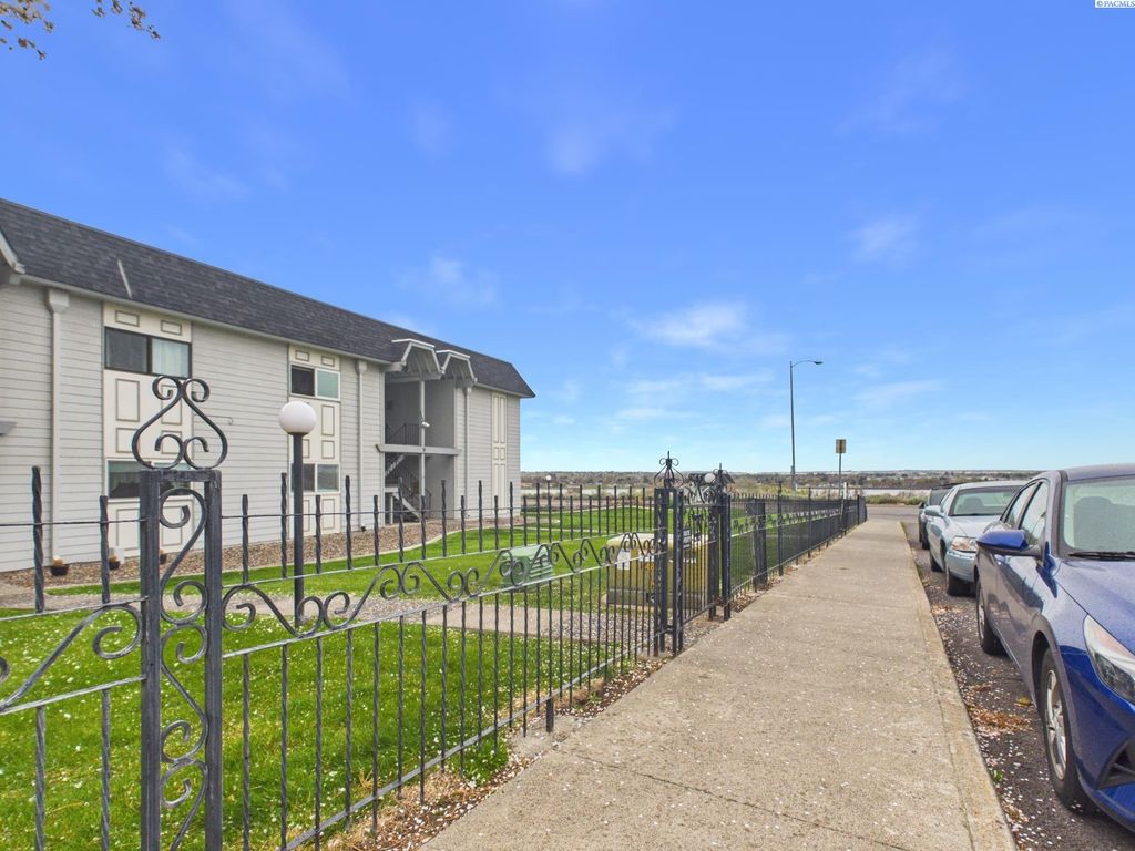 Photo of 2401 W Canal Dr #9C, Kennewick, WA 99336 (MLS # 291836)