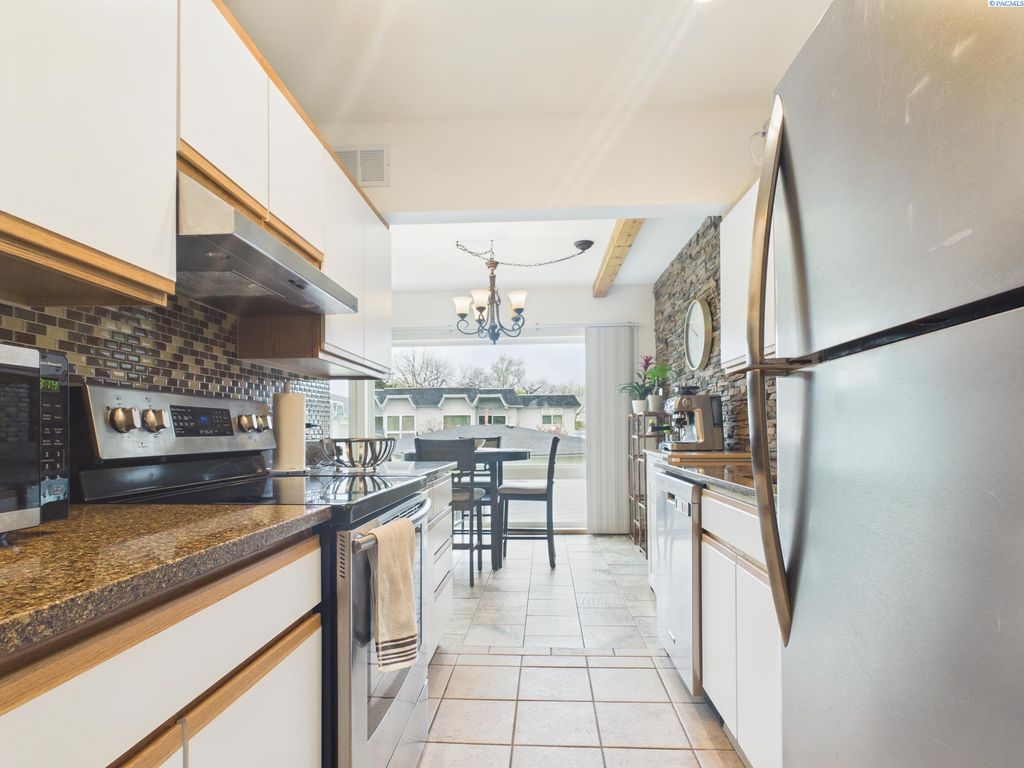 Photo of 2401 W Canal Dr #9C, Kennewick, WA 99336 (MLS # 291836)