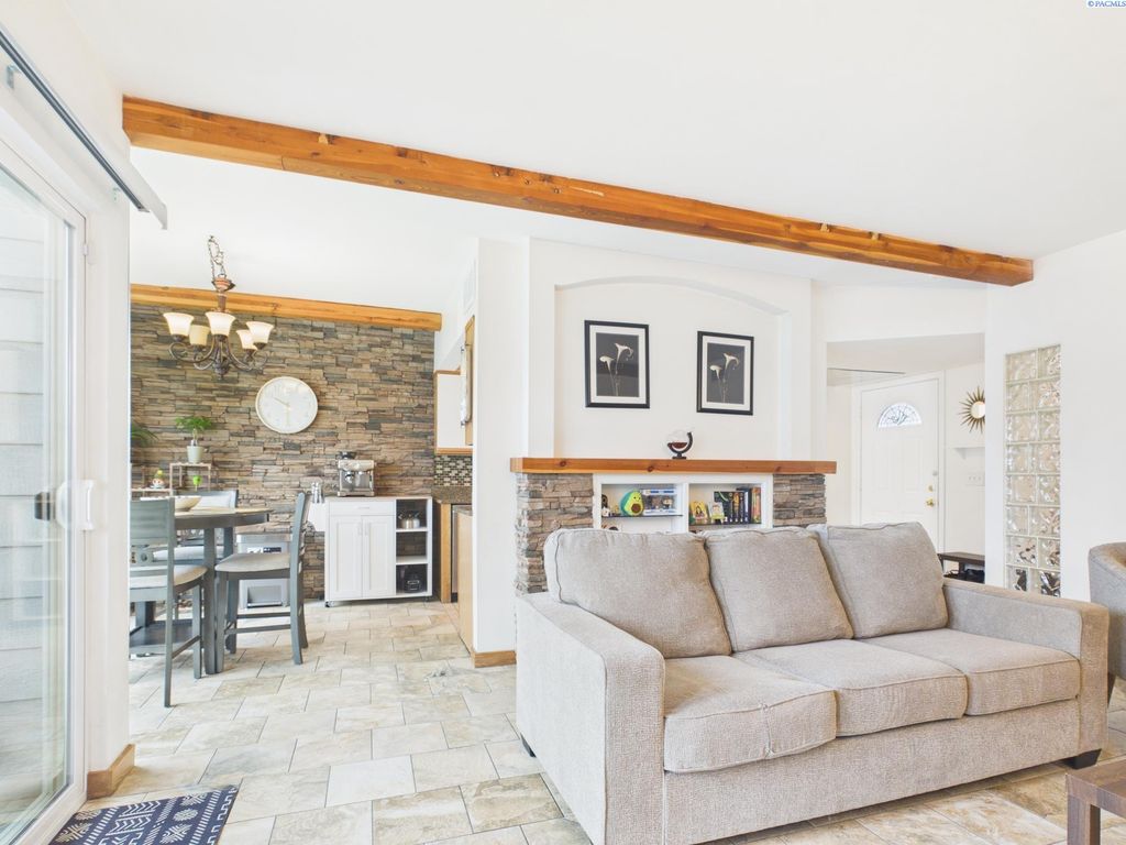 Photo of 2401 W Canal Dr #9C, Kennewick, WA 99336 (MLS # 291836)