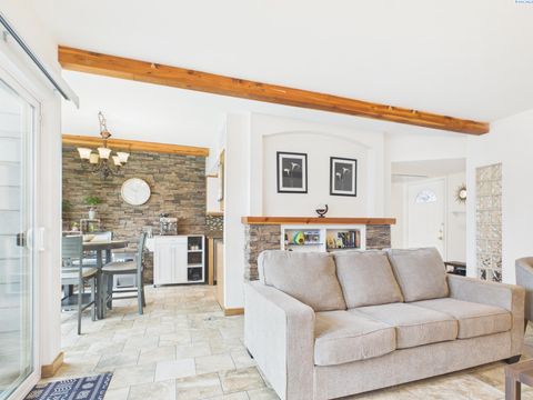 Photo of 2401 W Canal Dr #9C, Kennewick, WA 99336 (MLS # 291836)