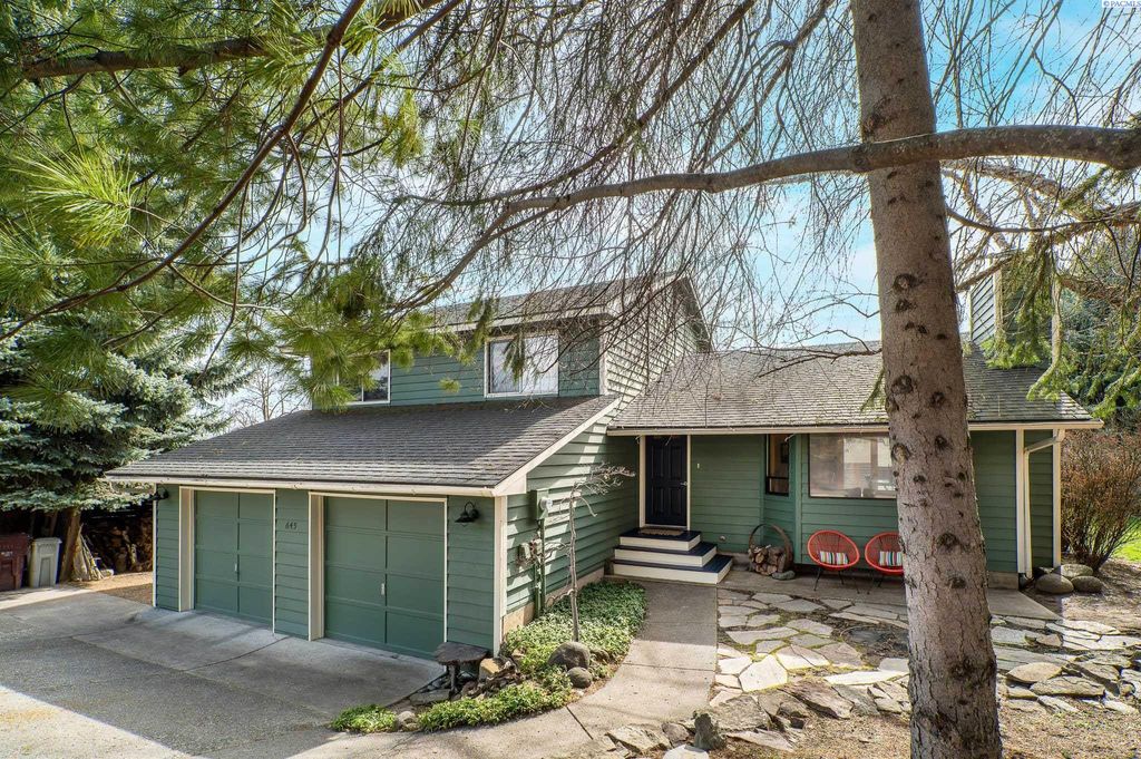Photo of 645 Staley Dr, Pullman, WA 99163 (MLS # 291546)