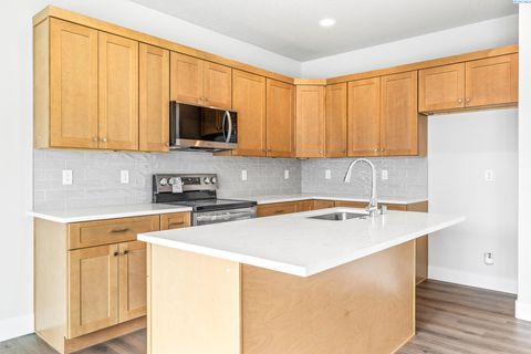 Photo of 7461 Grapevine Ct, West Richland, WA 99353 (MLS # 290564)