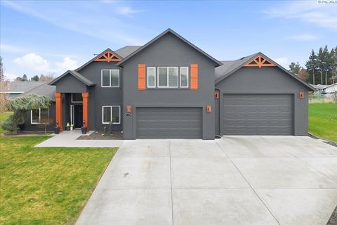 Photo of 5 Tulip Ct, Pasco, WA 99301 (MLS # 291410)