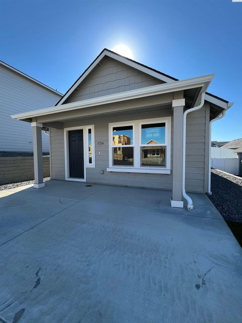 Photo of 3714 S Quay Street, Kennewick, WA 99338 (MLS # 292496)