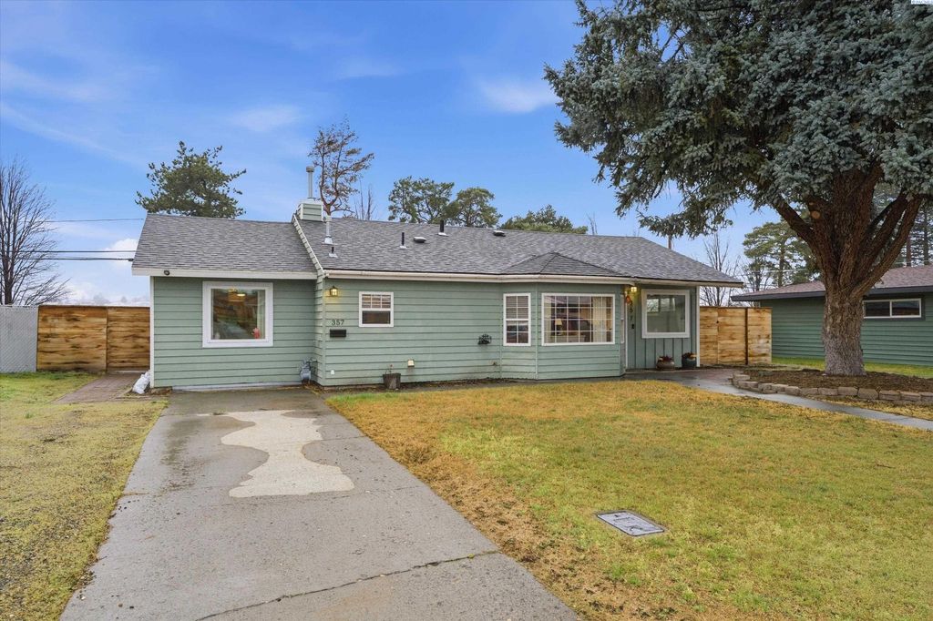 Photo of 357 Cottonwood Dr, Richland, WA 99352 (MLS # 291265)