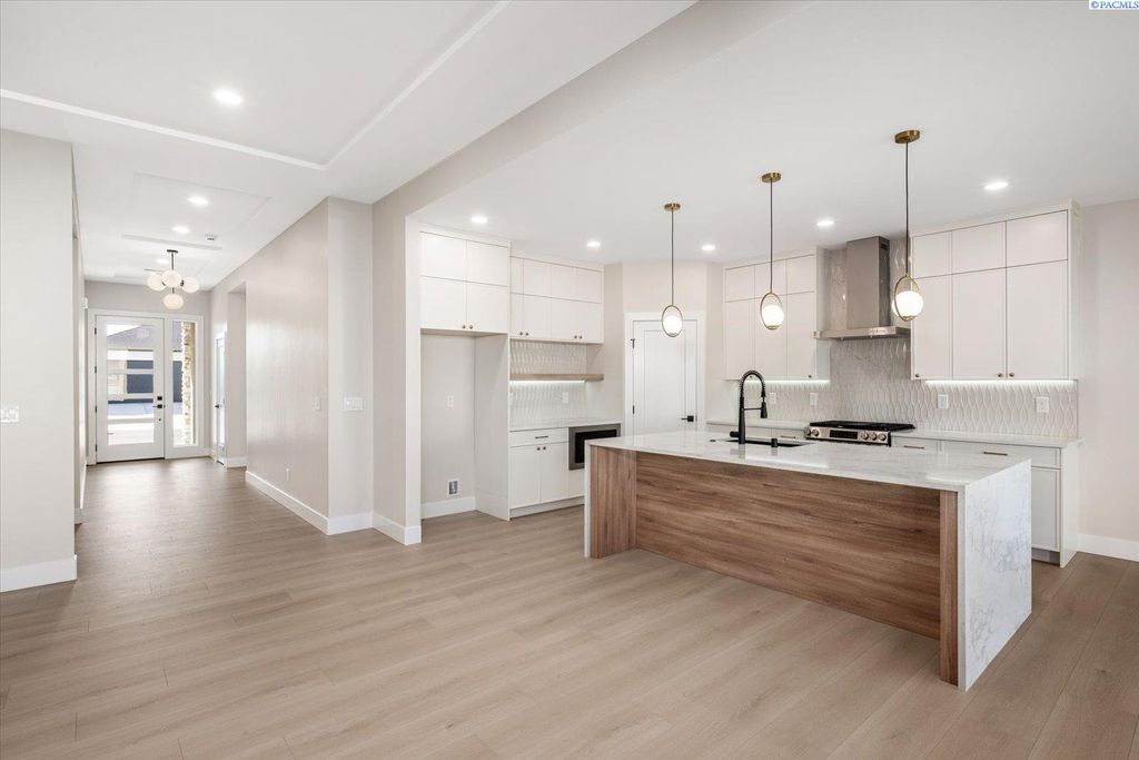 Photo of 3538 Morningside Parkway, Richland, WA 99352 (MLS # 291102)