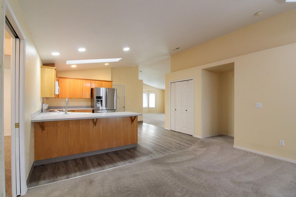 Photo of 8215 Camano Drive, Pasco, WA 99301 (MLS # 288520)