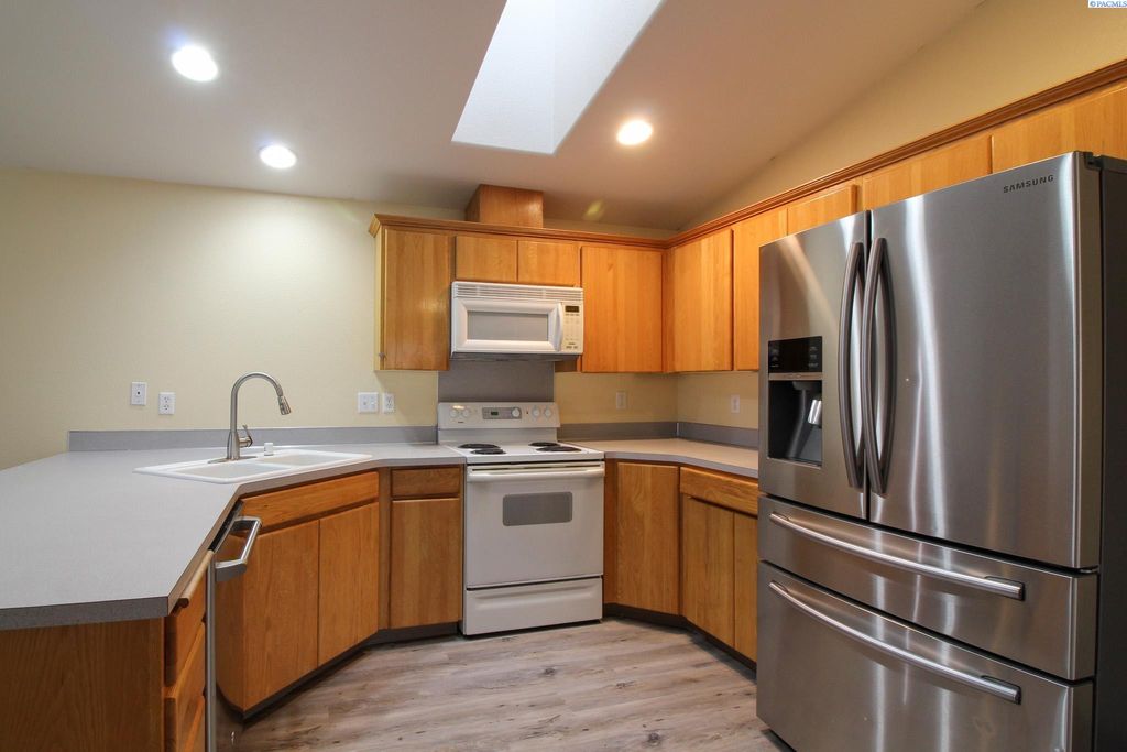 Photo of 8215 Camano Drive, Pasco, WA 99301 (MLS # 288520)