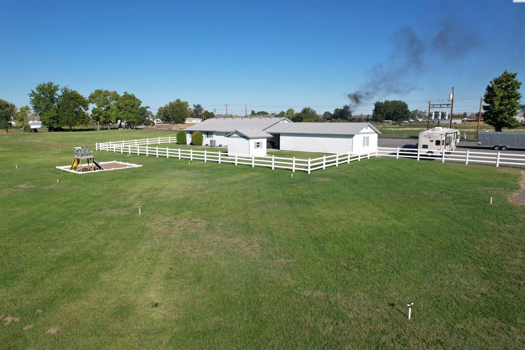 Photo of 149503 W Hoisington Rd, Prosser, WA 99350 (MLS # 289822)