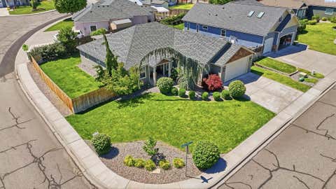 Photo of 4143 Cobblestone Court, Richland, WA 99352 (MLS # 294002)