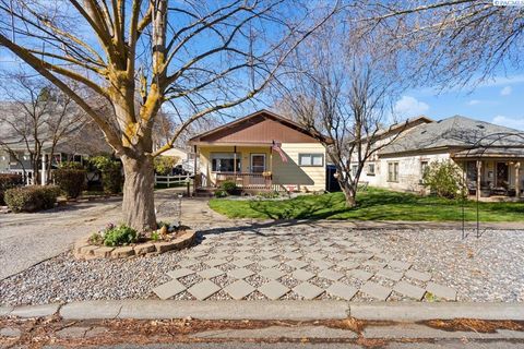 Photo of 819 Main St, Prosser, WA 99350 (MLS # 291523)