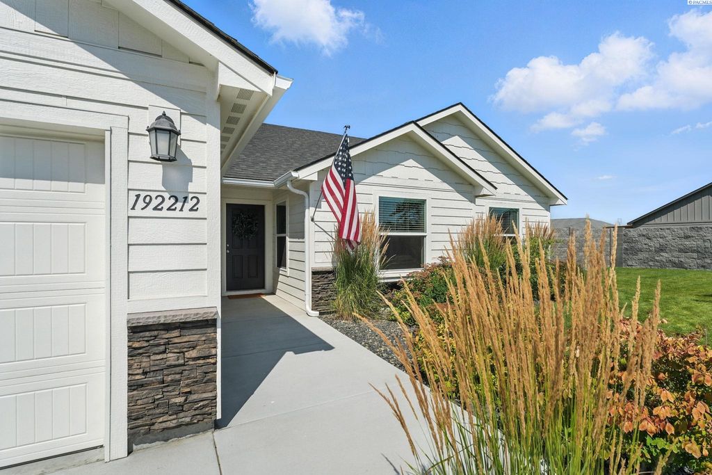Photo of 1192212 S Rivercrest Pl, Plymouth, WA 99346 (MLS # 290285)