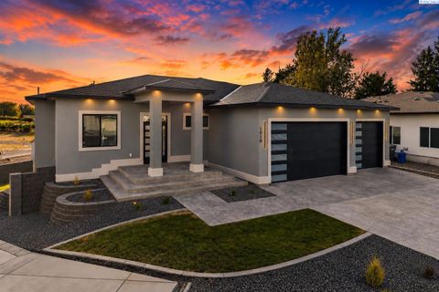 Photo of 1030 S Florida Pl, Kennewick, WA 99338 (MLS # 293357)