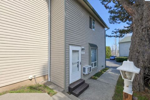 Photo of 1708 NW Lamont St, Pullman, WA 99163 (MLS # 291266)