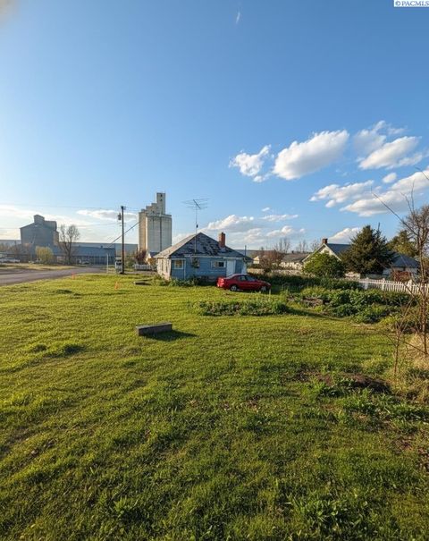 Photo of 511 S Crystal Ave, La Crosse, WA 99143 (MLS # 289269)