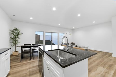 Photo of 7423 Grapevine Ct, West Richland, WA 99353 (MLS # 290418)