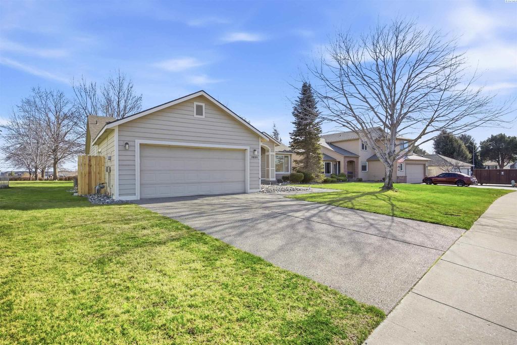 Photo of 2630 Sandstone Lane, Richland, WA 99354 (MLS # 292368)