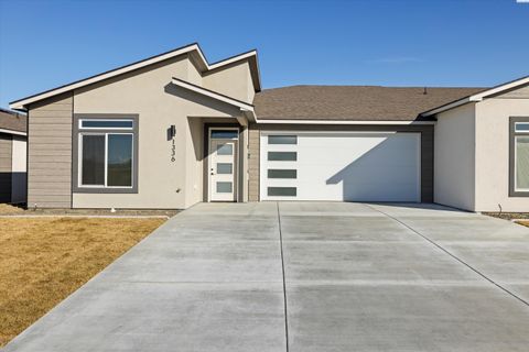 Photo of 1336 S 50th Ave, West Richland, WA 99353 (MLS # 287730)
