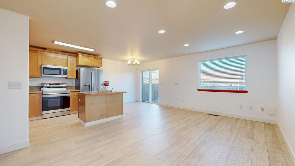 Photo of 48 S Dawes Street, Kennewick, WA 99336 (MLS # 291025)