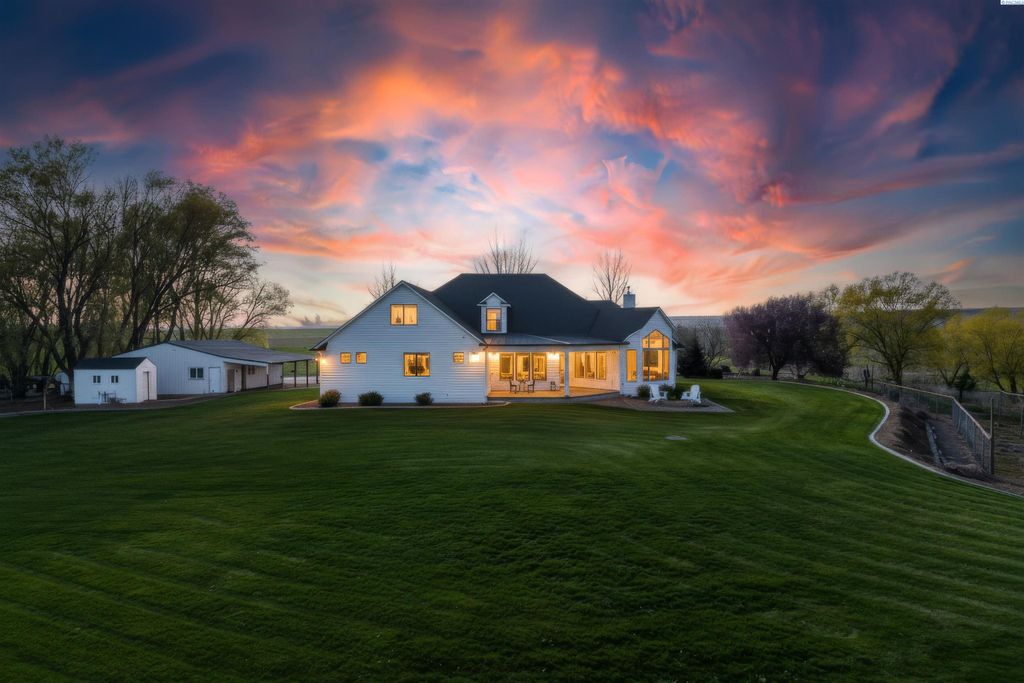 Photo of 2350 Murphy Rd, Pasco, WA 99301 (MLS # 291639)