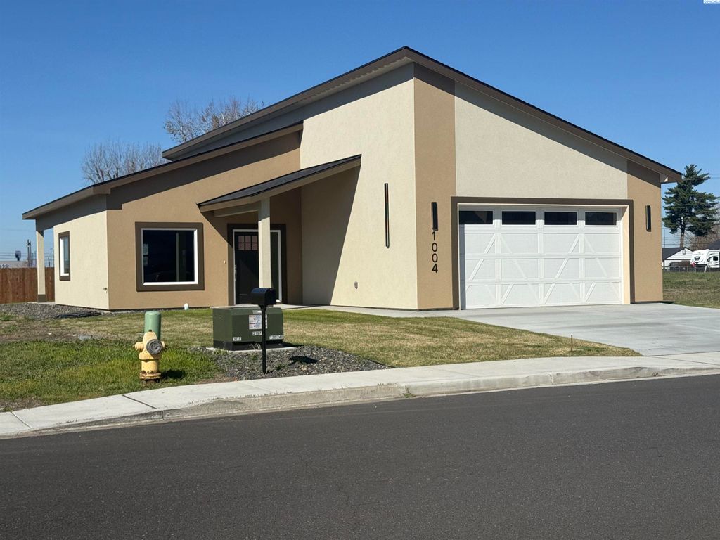 Photo of 1004 N 26th Ave, Pasco, WA 99301 (MLS # 290414)