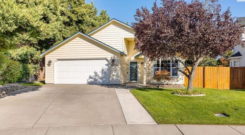Photo of 8700 W Bonnie Ave, Kennewick, WA 99336 (MLS # 288118)