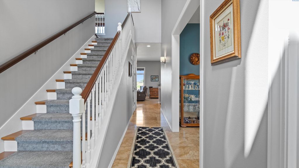Photo of 2876 Crosswater Loop, Richland, WA 99354 (MLS # 288405)