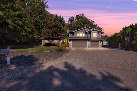 Photo of 9021 Sunset Trail, Pasco, WA 99301 (MLS # 288061)