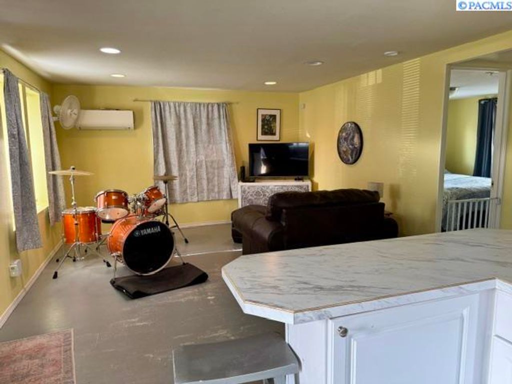 Photo of 708 Sanford Ave, Richland, WA 99352 (MLS # 293040)